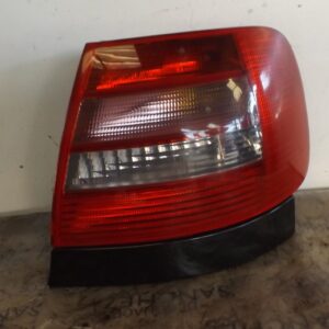 PILOTO TRASERO DERECHO AUDI A4 BERLINA (B5) 1.9 TDI