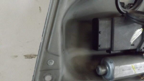 MOTOR ELEVALUNAS DELANTERO DERECHO VOLKSWAGEN GOLF IV BERLINA (1J1) * - Imagen 2