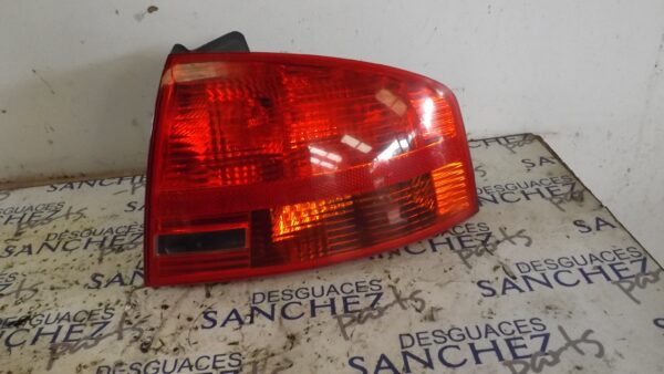 PILOTO TRASERO DERECHO AUDI A4 BERLINA (8E) *