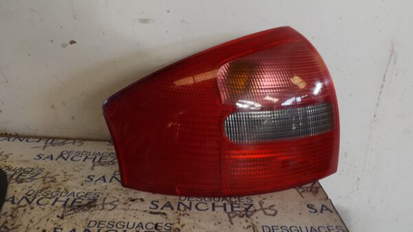 PILOTO TRASERO IZQUIERDO AUDI A6 BERLINA (4B2) *