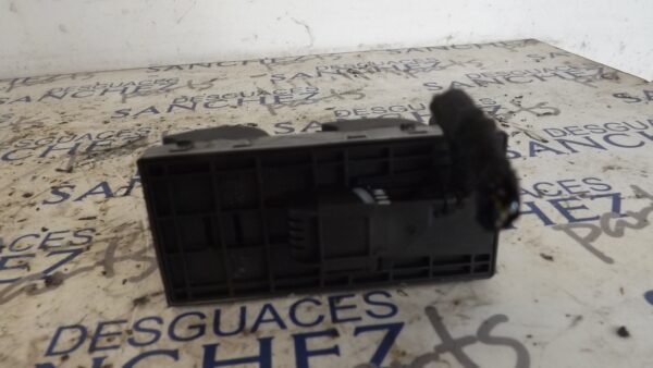 MANDO ELEVALUNAS CUATRO PUERTAS AUDI A4 BERLINA (8E) * - Imagen 2