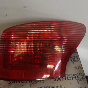 PILOTO TRASERO DERECHO PEUGEOT 407 SW *