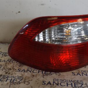 PILOTO TRASERO IZQUIERDO MAZDA 626 BERLINA (GF) *