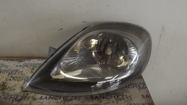 FARO IZQUIERDO RENAULT TRAFIC COMBI         (AB 4.01) *