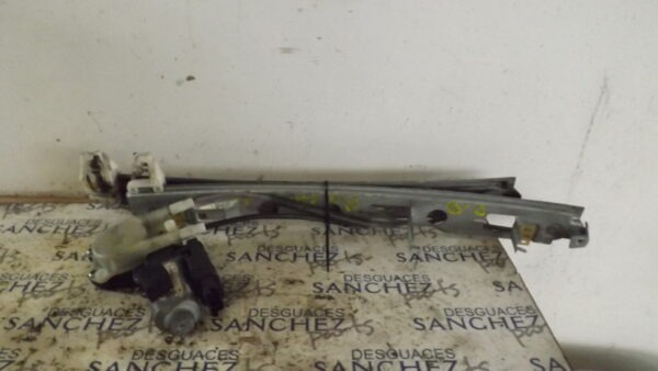 MOTOR ELEVALUNAS DELANTERO DERECHO RENAULT MEGANE II BERLINA 5P *