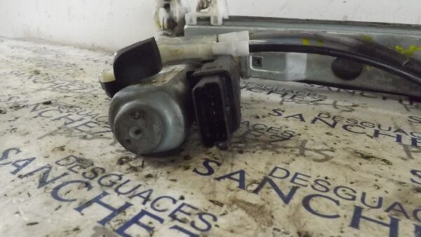 MOTOR ELEVALUNAS DELANTERO DERECHO RENAULT MEGANE II BERLINA 5P * - Imagen 2
