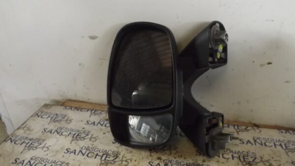 RETROVISOR IZQUIERDO RENAULT TRAFIC COMBI         (AB 4.01) *