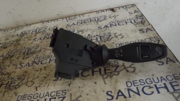 MANDO LIMPIA FORD FIESTA (CCN) *