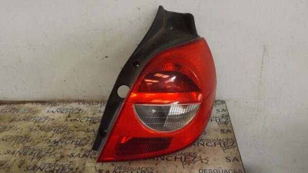 PILOTO TRASERO DERECHO RENAULT CLIO III *