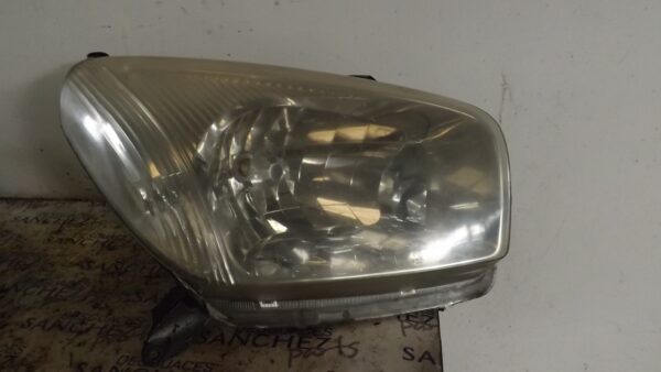 FARO DERECHO TOYOTA RAV 4 (A2) *
