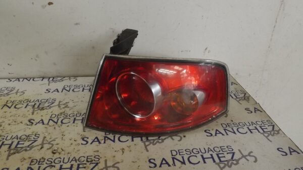 PILOTO TRASERO DERECHO SEAT IBIZA  (6L1) *