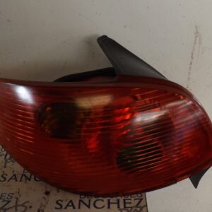 PILOTO TRASERO IZQUIERDO PEUGEOT 206 BERLINA *