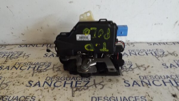 CERRADURA PUERTA TRASERA DERECHA VOLKSWAGEN POLO (9N1) *
