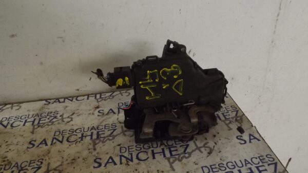 CERRADURA PUERTA DELANTERA IZQUIERDA VOLKSWAGEN GOLF IV VARIANT  (1J5) *