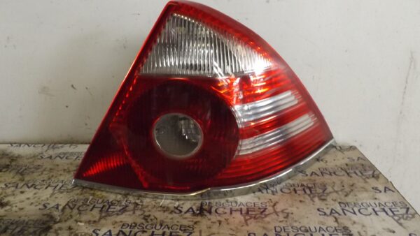 PILOTO TRASERO DERECHO FORD MONDEO BER. (CA2) *