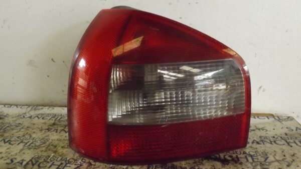 PILOTO TRASERO IZQUIERDO AUDI A3 (8L) *