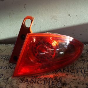 PILOTO TRASERO DERECHO SEAT LEON (1P1) *