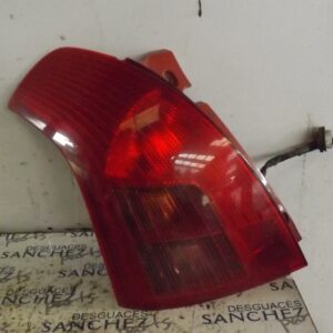 PILOTO TRASERO IZQUIERDO SUZUKI SWIFT BERLINA  (MZ) *