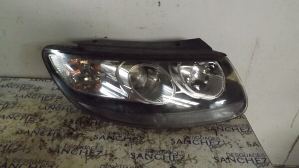 FARO DERECHO HYUNDAI SANTA FE (BM) *
