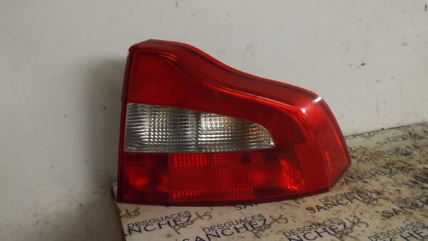 PILOTO TRASERO DERECHO VOLVO S 80 BERLINA *