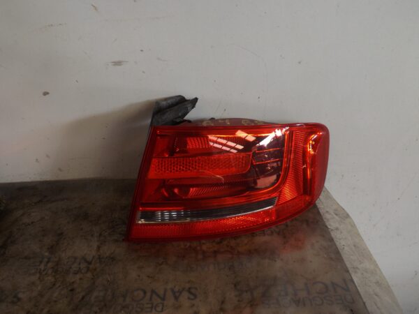 PILOTO TRASERO DERECHO AUDI A4 BER. (B8) *