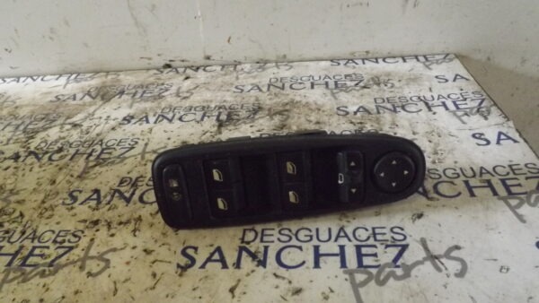 MANDO ELEVALUNAS CUATRO PUERTAS CITROEN C4 BERLINA *