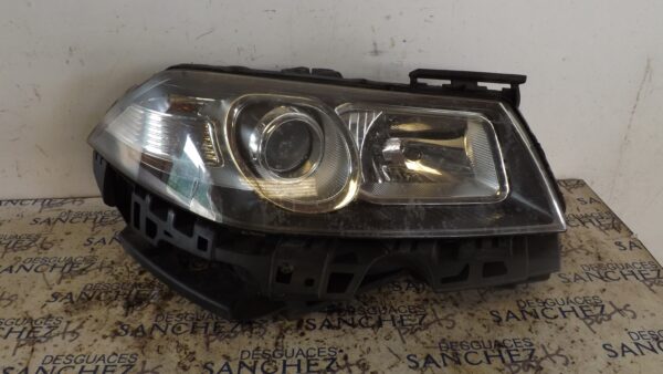 FARO DERECHO RENAULT MEGANE II BERLINA 3P * - Imagen 3