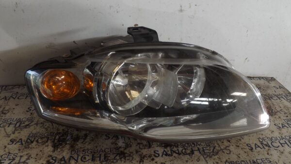 FARO DERECHO AUDI A4 BERLINA (8E) *