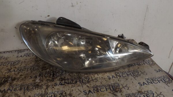 FARO DERECHO PEUGEOT 206 BERLINA *