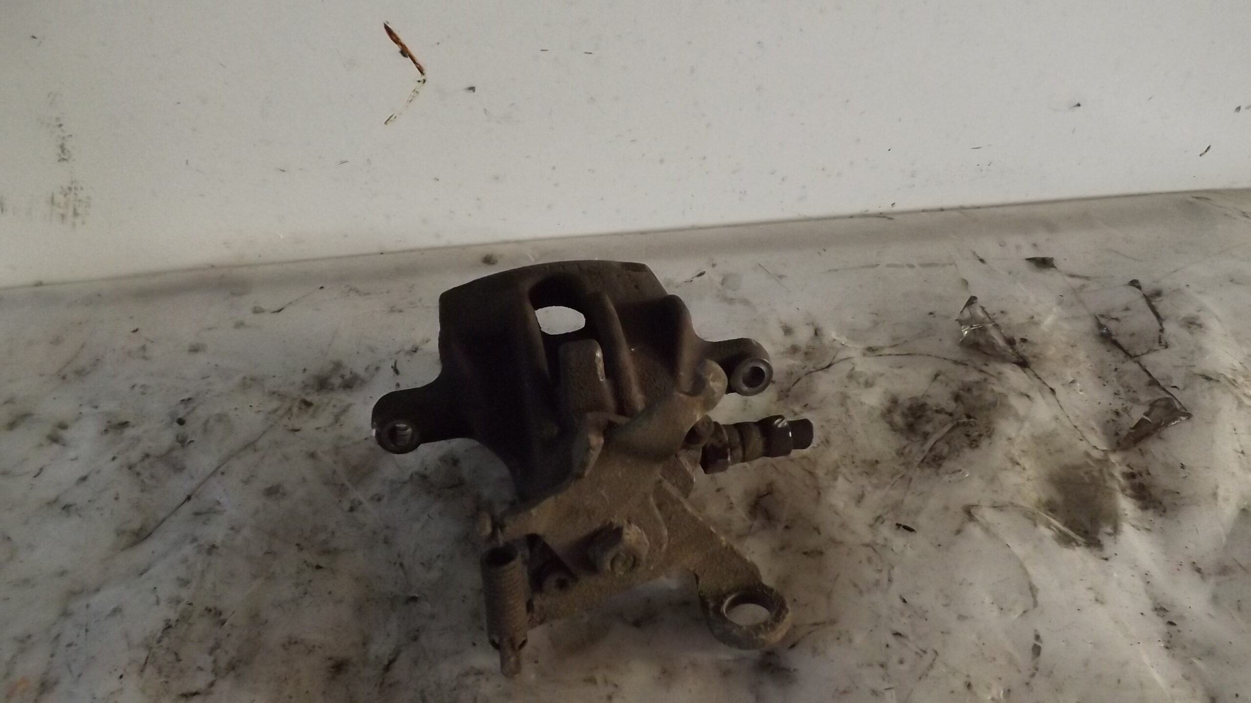 PINZA DE FRENO TRASERA IZQUIERDA FORD FOCUS BERLINA (CAK) 1.8 TDCi Turbodiesel CAT