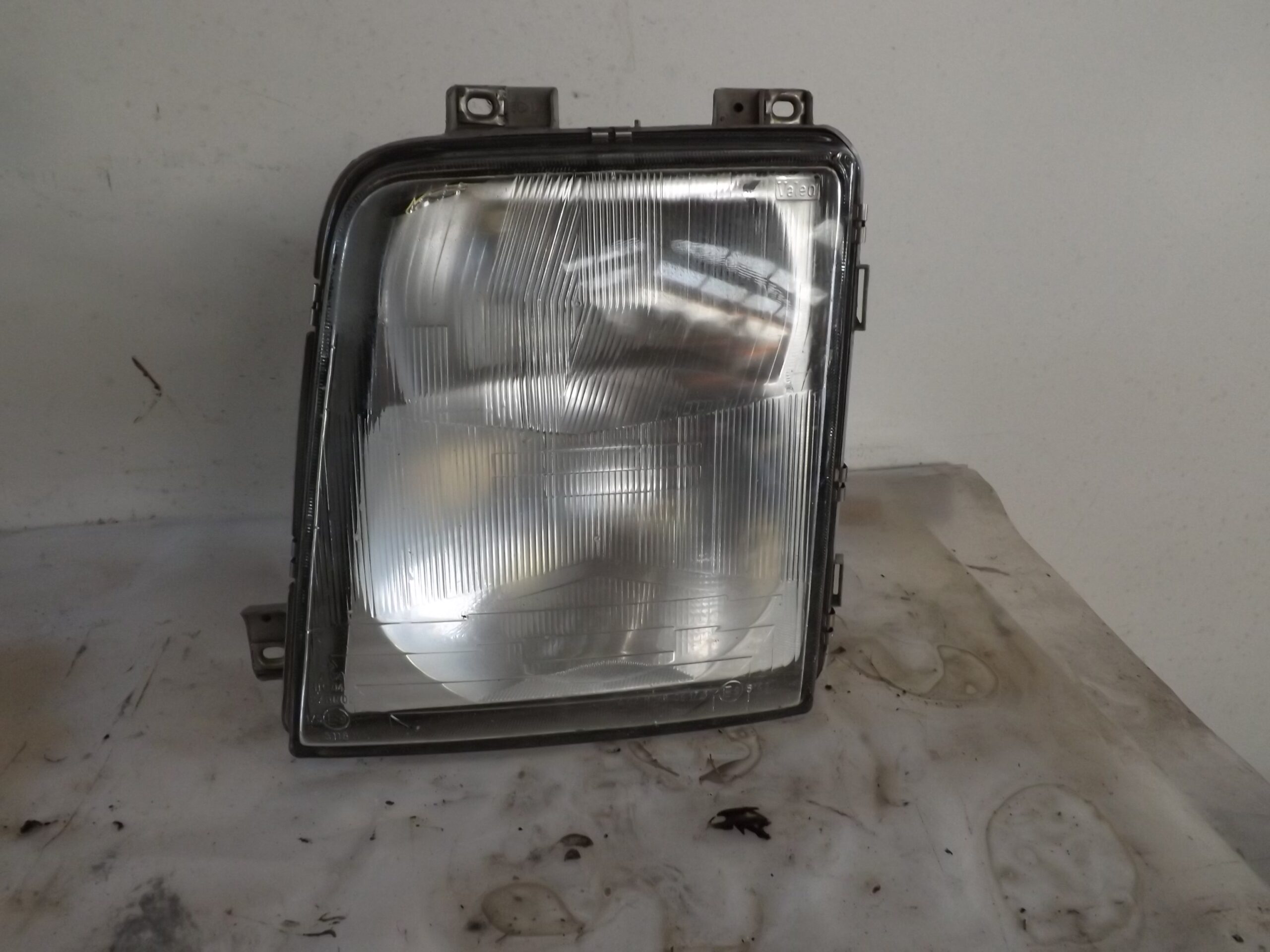 FARO IZQUIERDO VOLKSWAGEN LT CAJA CERRADA / COMBI (MOD. 1997) 2.5 TDI CAT (APA)