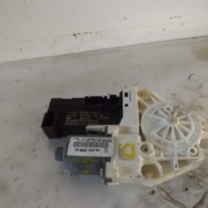 MOTOR ELEVALUNAS DELANTERO IZQUIERDO PEUGEOT 407 2.0 16V HDi CAT (RHR / DW10BTED4)