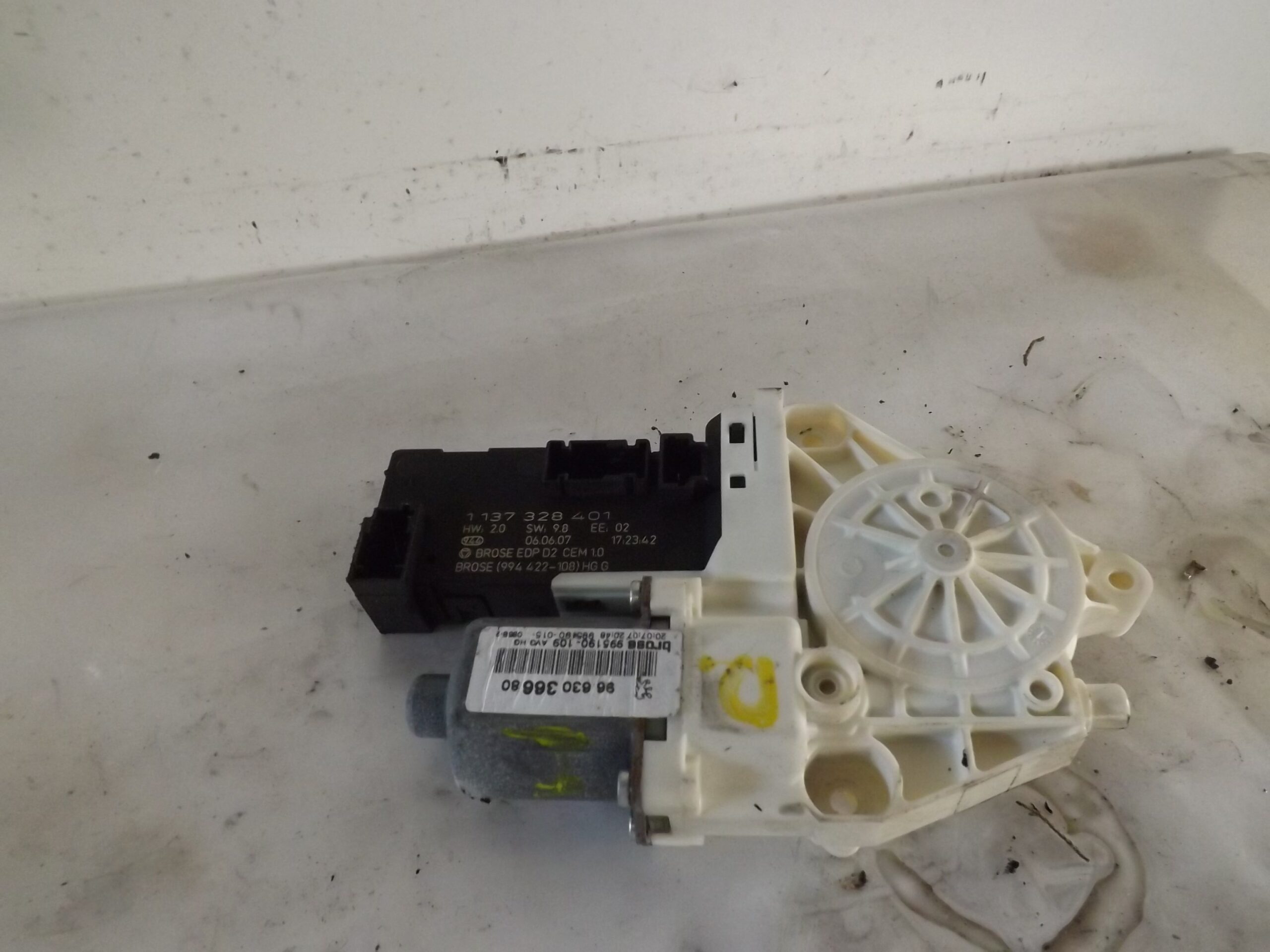 MOTOR ELEVALUNAS DELANTERO IZQUIERDO PEUGEOT 407 2.0 16V HDi CAT (RHR / DW10BTED4)