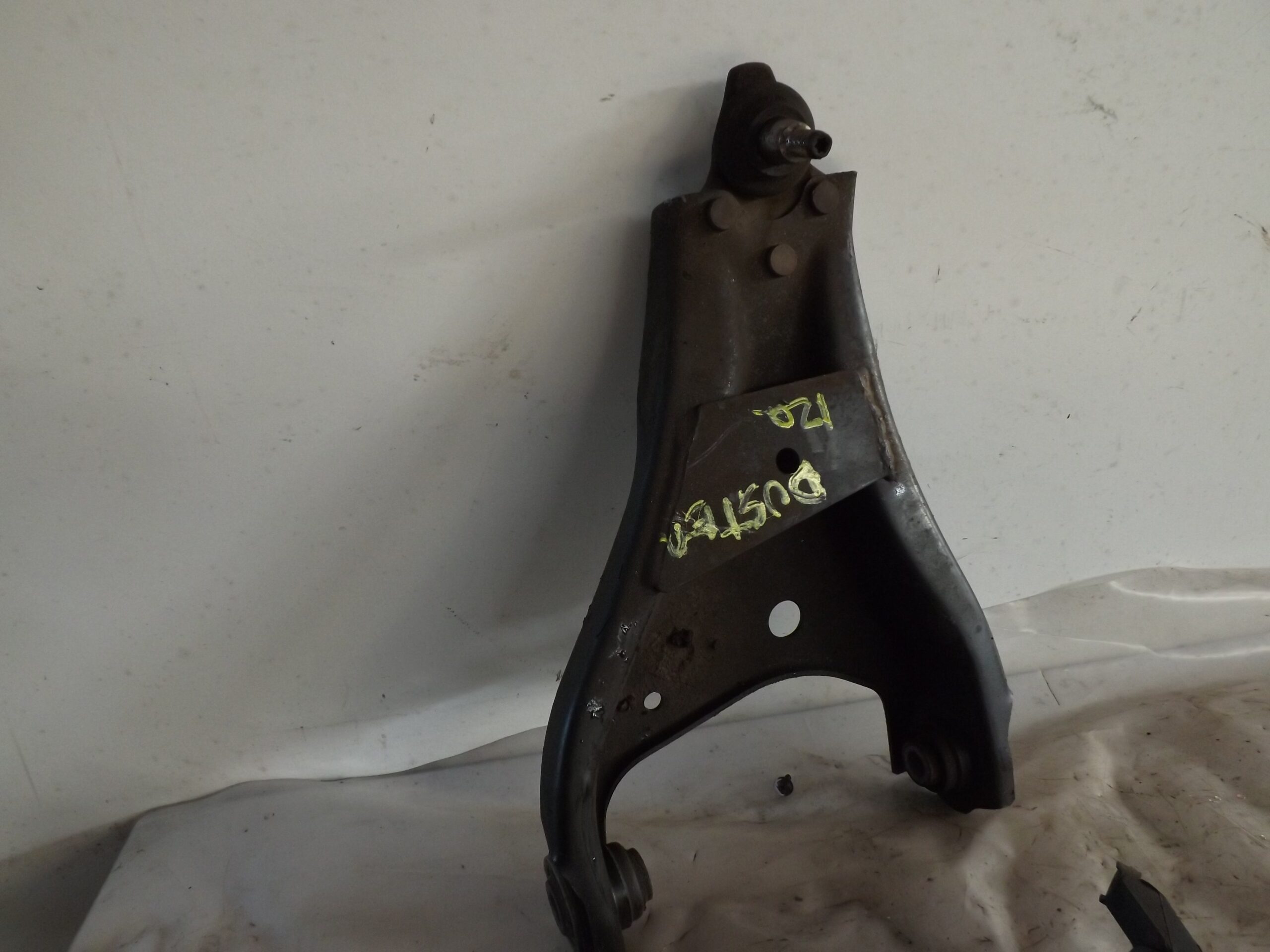 BRAZO SUSPENSION INFERIOR DELANTERO IZQUIERDO DACIA DUSTER 1.5 dCi Diesel FAP CAT