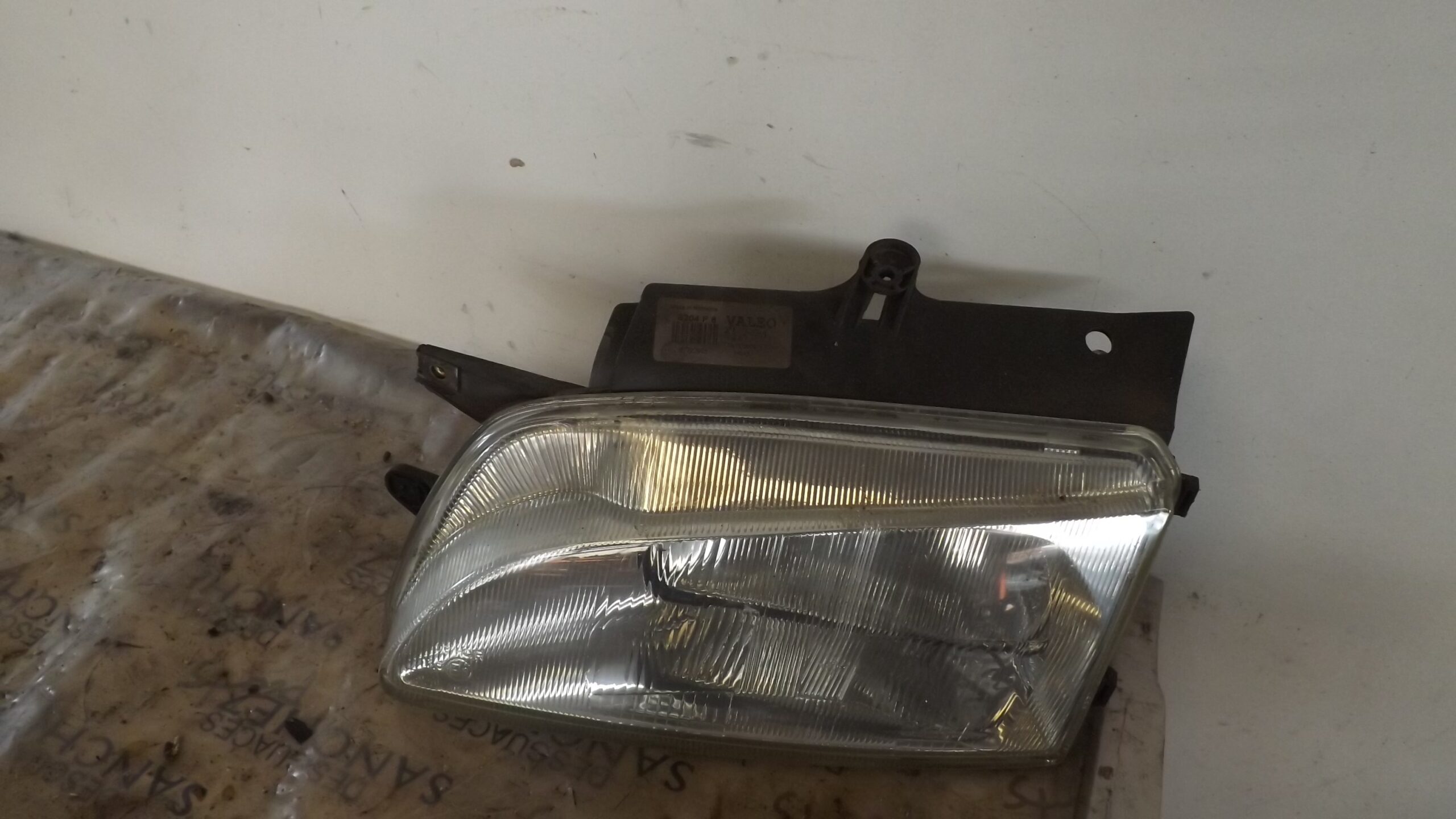 FARO IZQUIERDO PEUGEOT PARTNER (S1) 1.9 Diesel