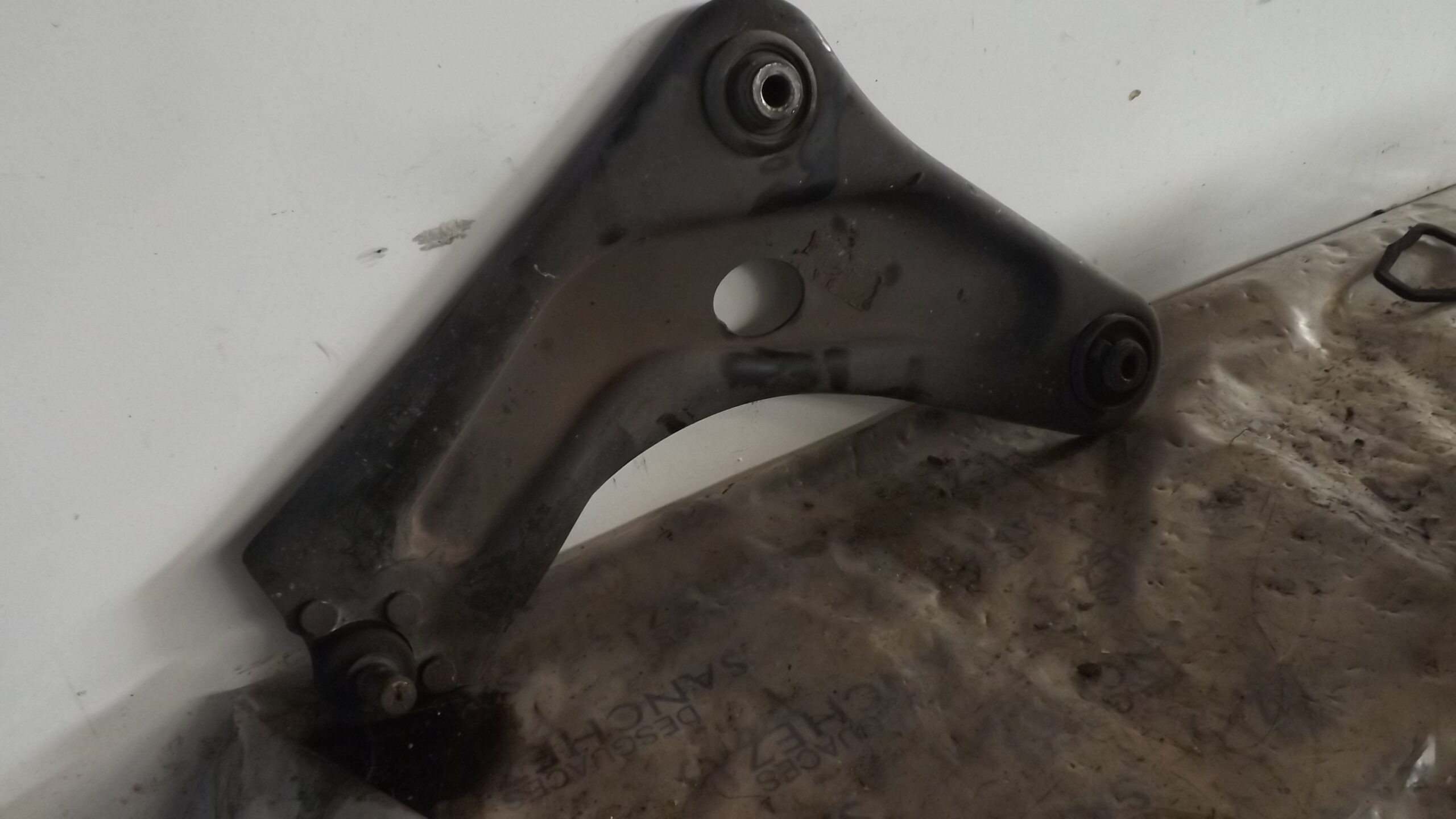 BRAZO SUSPENSION INFERIOR DELANTERO IZQUIERDO PEUGEOT 207 1.4 16V CAT (KFU / ET3J4)