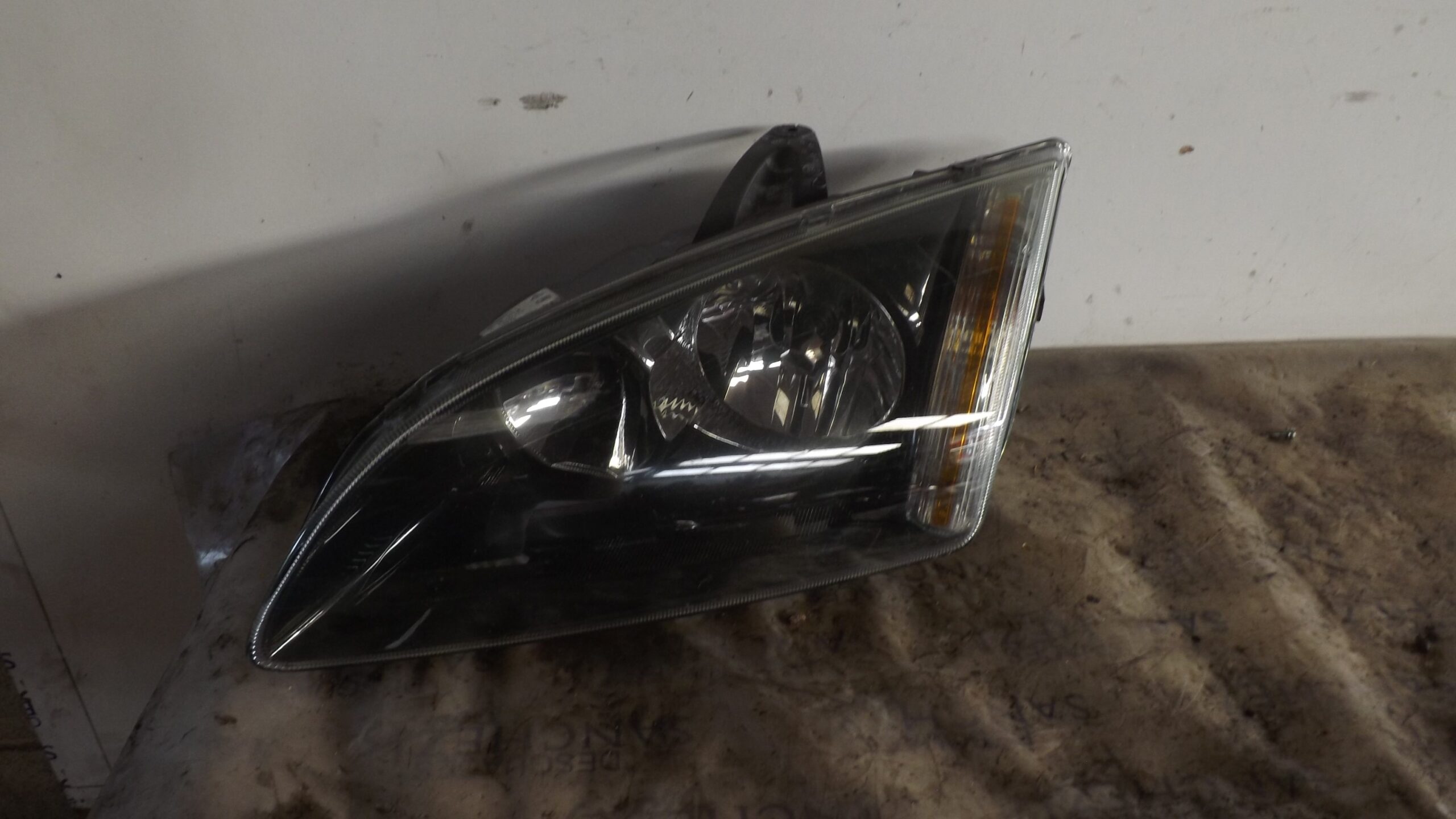 FARO IZQUIERDO FORD FOCUS BERLINA (CAP) 1.6 TDCi CAT