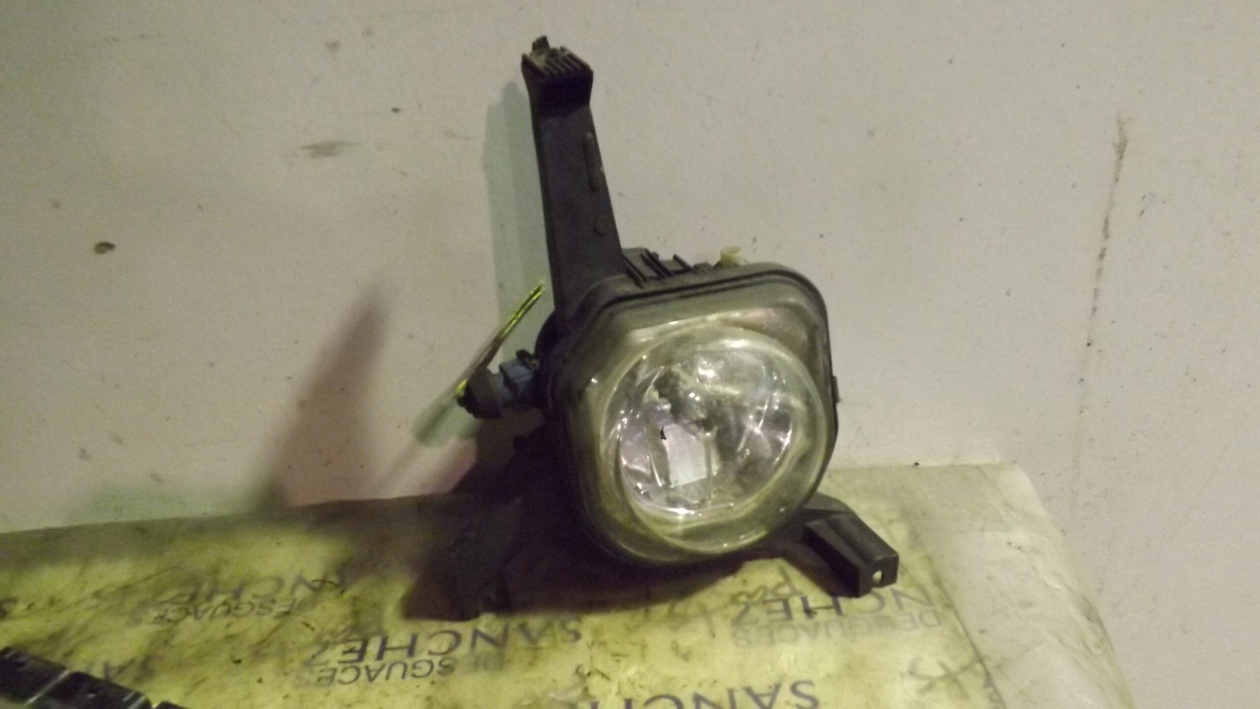 FARO ANTINIEBLA IZQUIERDO PEUGEOT 306 BERLINA 3/4/5 PUERTAS (S2) 2.0 16V CAT