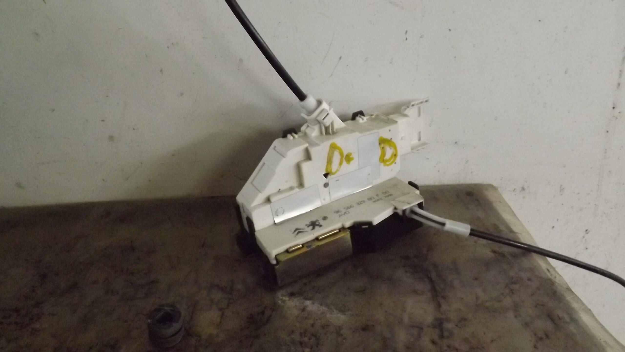 CERRADURA PUERTA DELANTERA DERECHA PEUGEOT 407 2.0 16V HDi CAT (RHR / DW10BTED4)