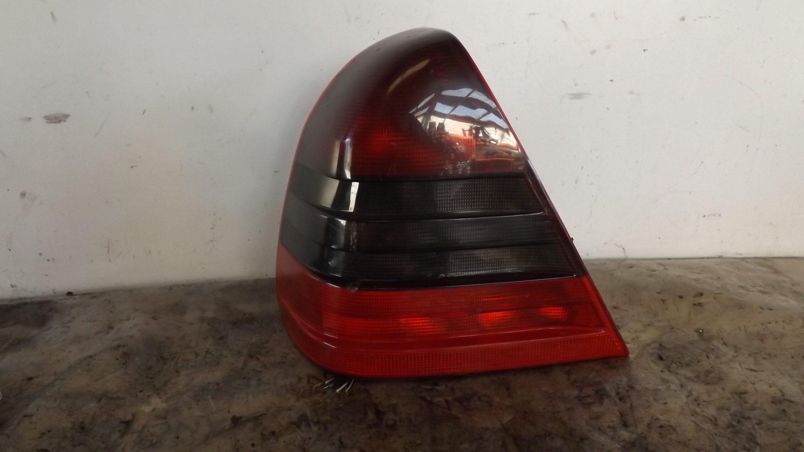 PILOTO TRASERO IZQUIERDO MERCEDES CLASE C (W202) BERLINA 2.3 16V CAT