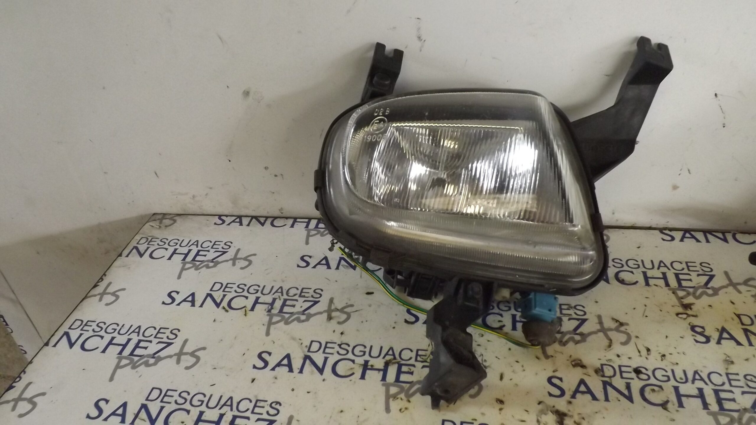 FARO ANTINIEBLA DERECHO PEUGEOT 306 BERLINA 3/5 PUERTAS (S1) 1.9 Diesel