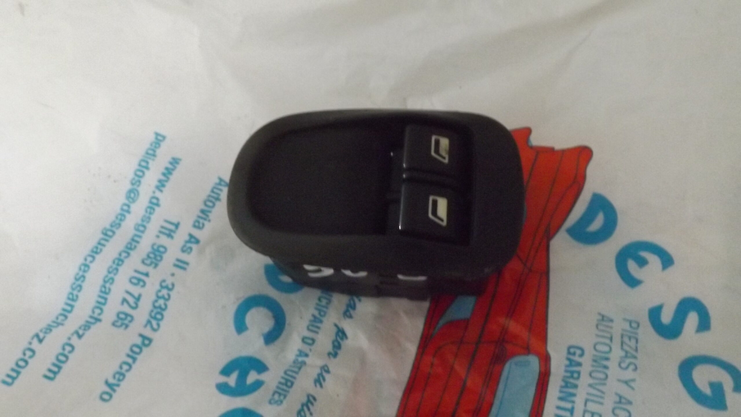 MANDO ELEVALUNAS DELANTERO IZQUIERDO PEUGEOT 306 BERLINA 3/5 PUERTAS (S1) 1.9 Diesel