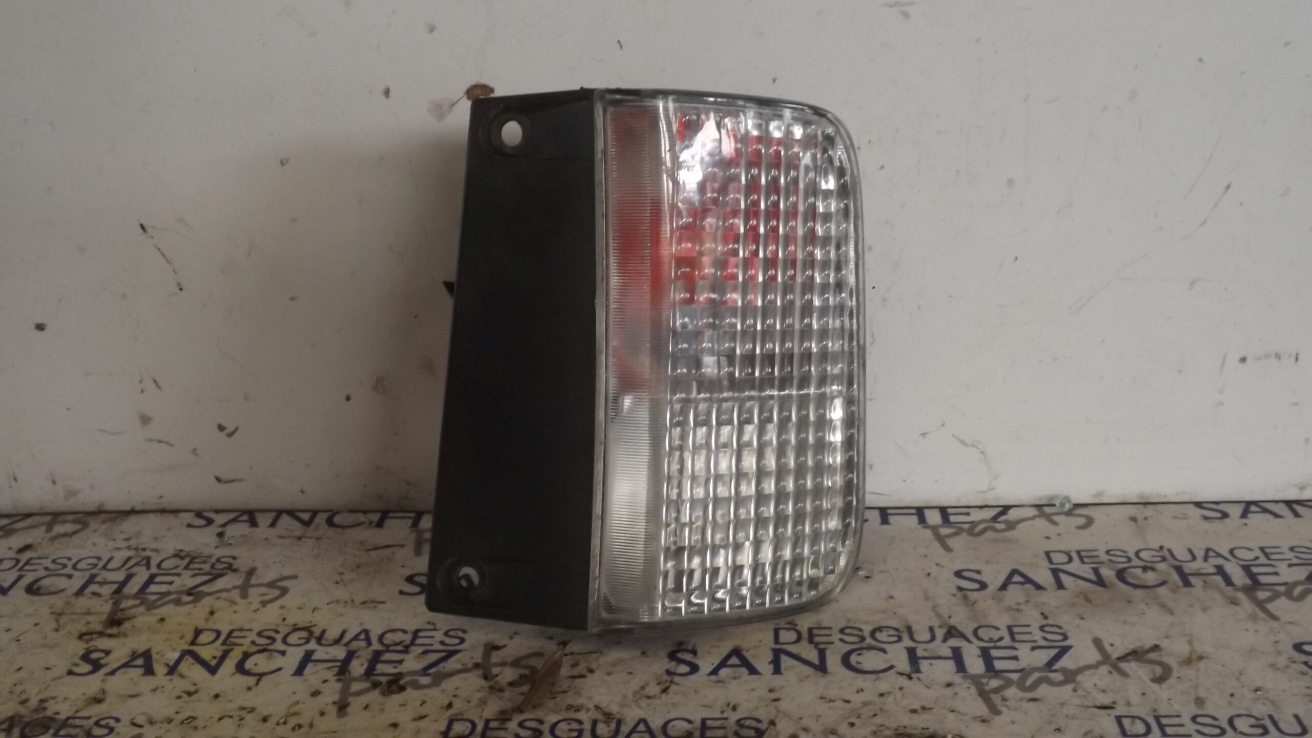 PILOTO TRASERO NIEBLA RENAULT TRAFIC COMBI (AB 4.01) *