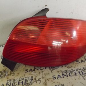 PILOTO TRASERO DERECHO PEUGEOT 206 BERLINA *