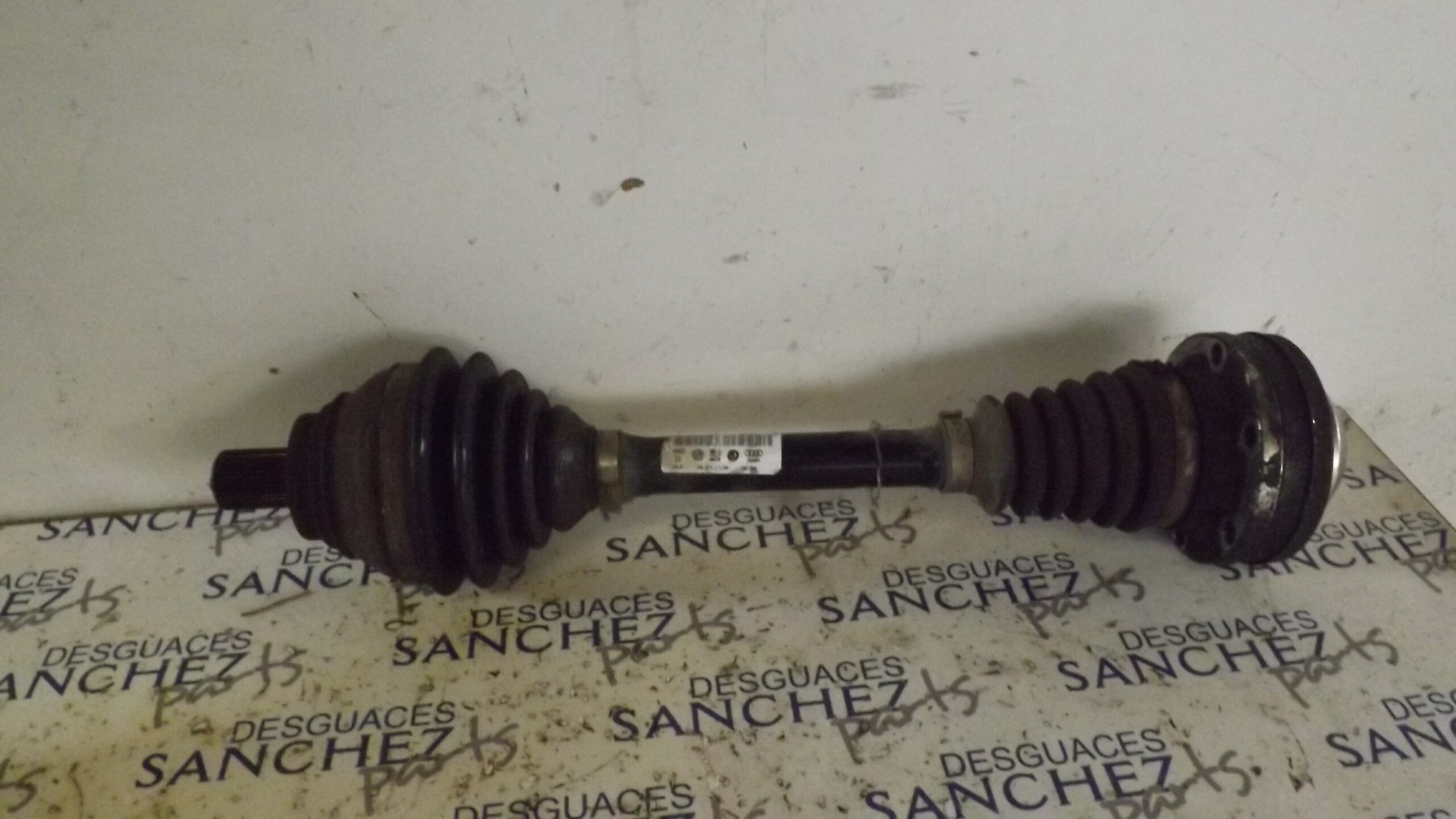 TRANSMISION DELANTERA IZQUIERDA AUDI A3 (8P) *