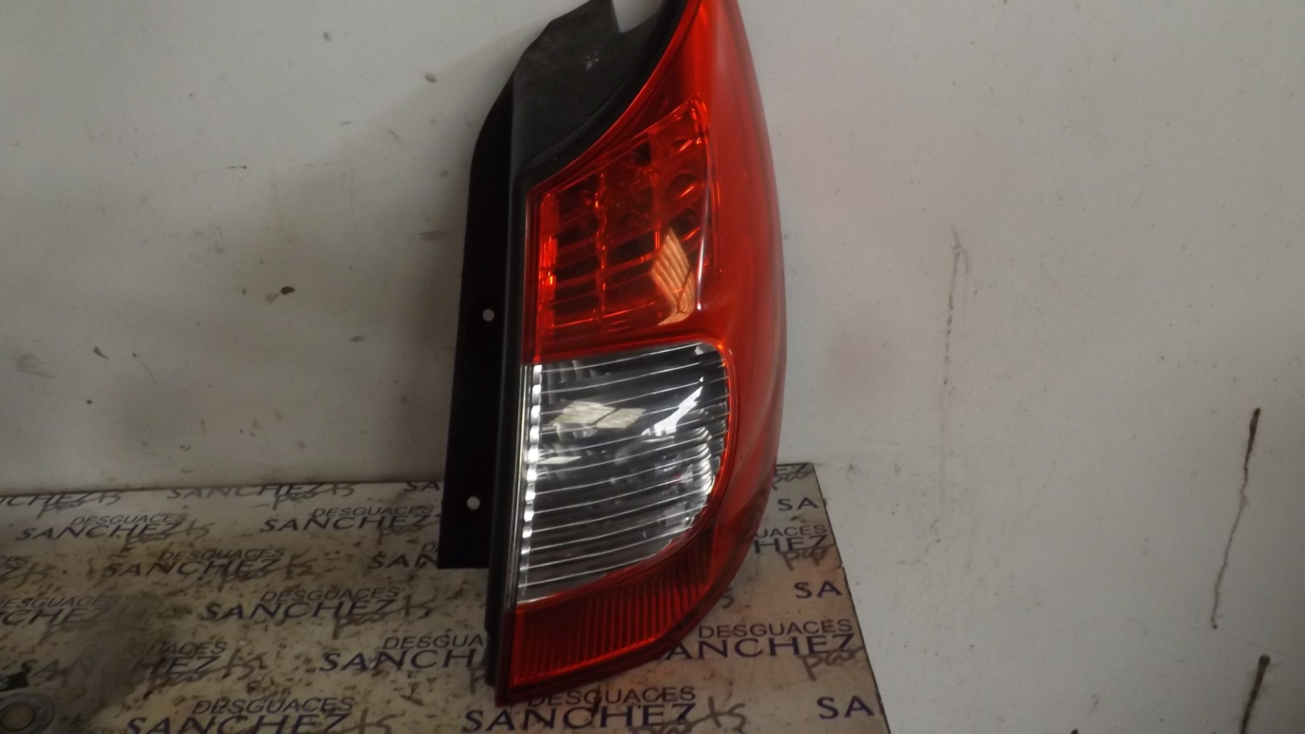 PILOTO TRASERO DERECHO RENAULT SCENIC II *