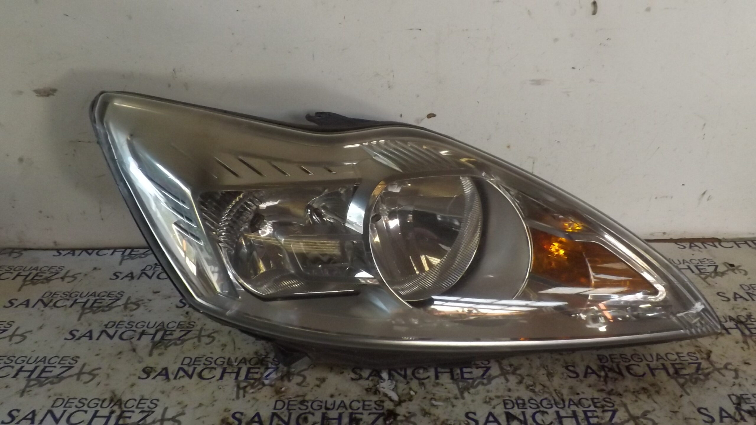 FARO DERECHO FORD FOCUS LIM. (CB4) *