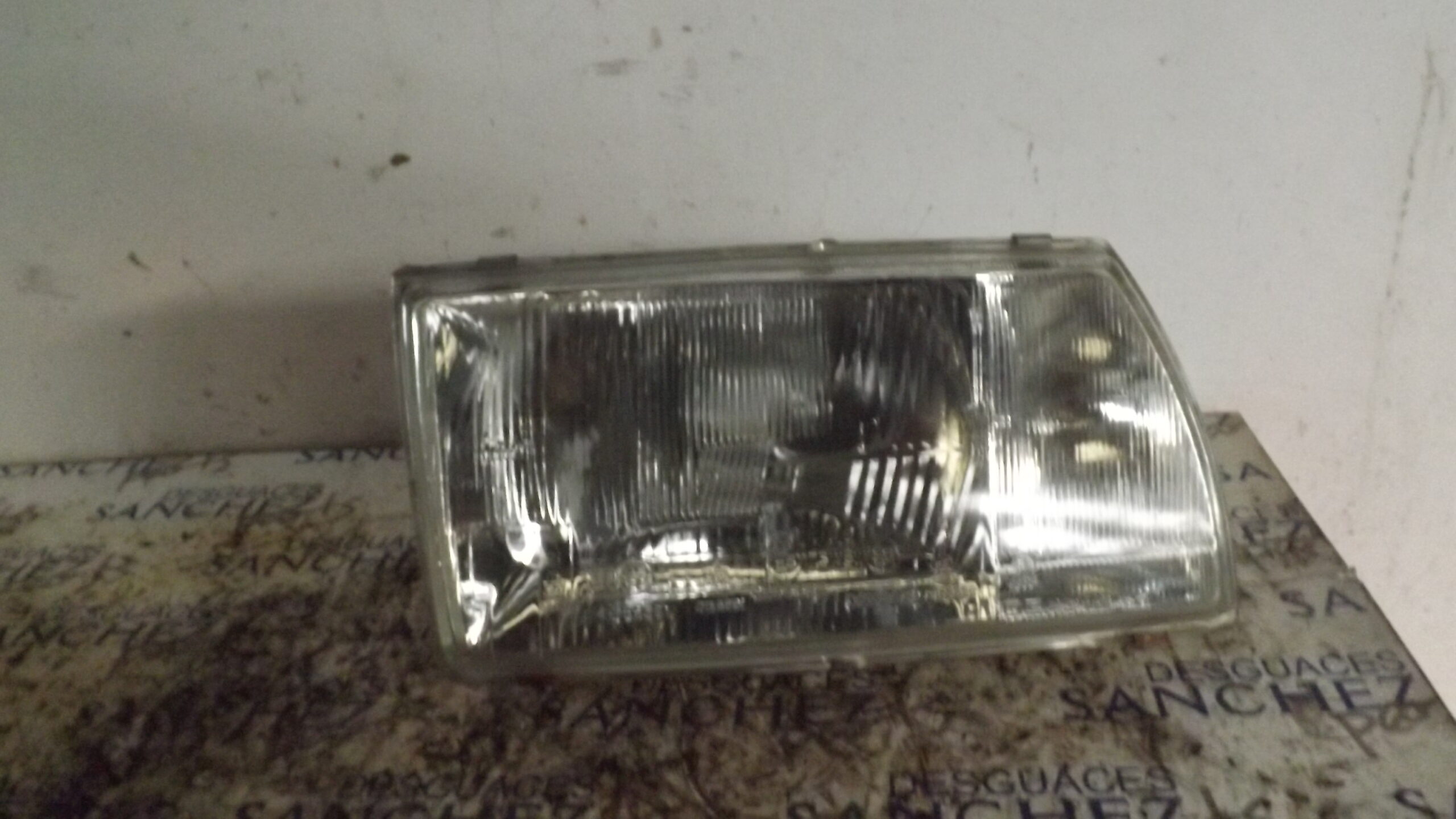 FARO DERECHO CITROEN C15 *