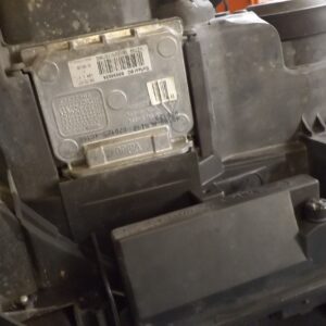 FARO IZQUIERDO RENAULT MEGANE II BERLINA 3P *