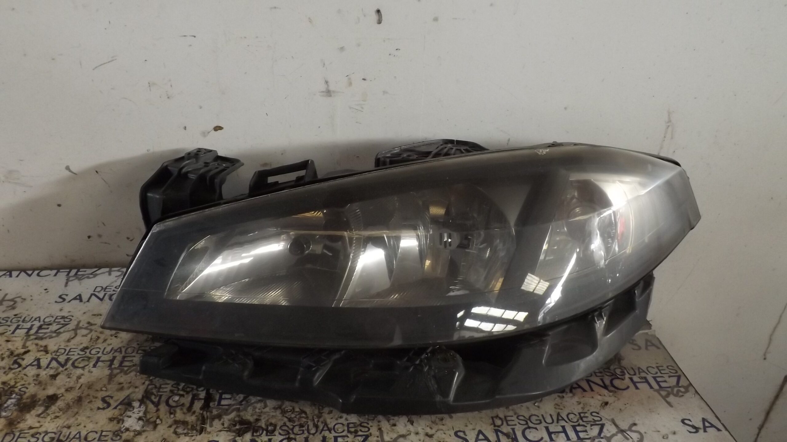 FARO IZQUIERDO RENAULT LAGUNA II (BG0) *